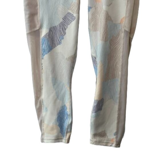 Fabletics POWERHOLD 22" Print Compression Leggings Women's Small Hip Pockets - Picture 7 of 7